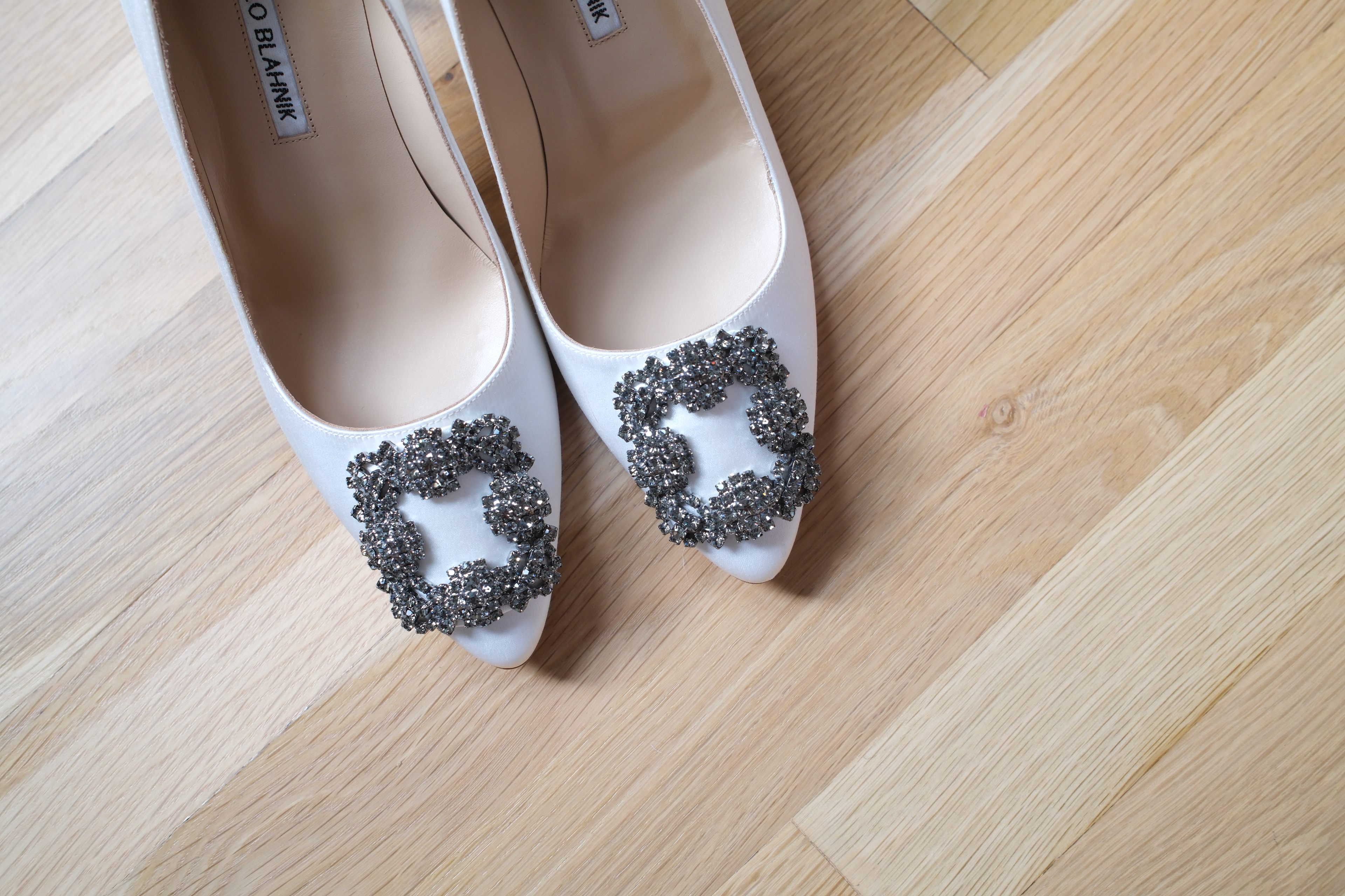 Manolo Blahnik  Hangisi 70MM Crystal-Embellished Satin Pumps, photo 2 of 7