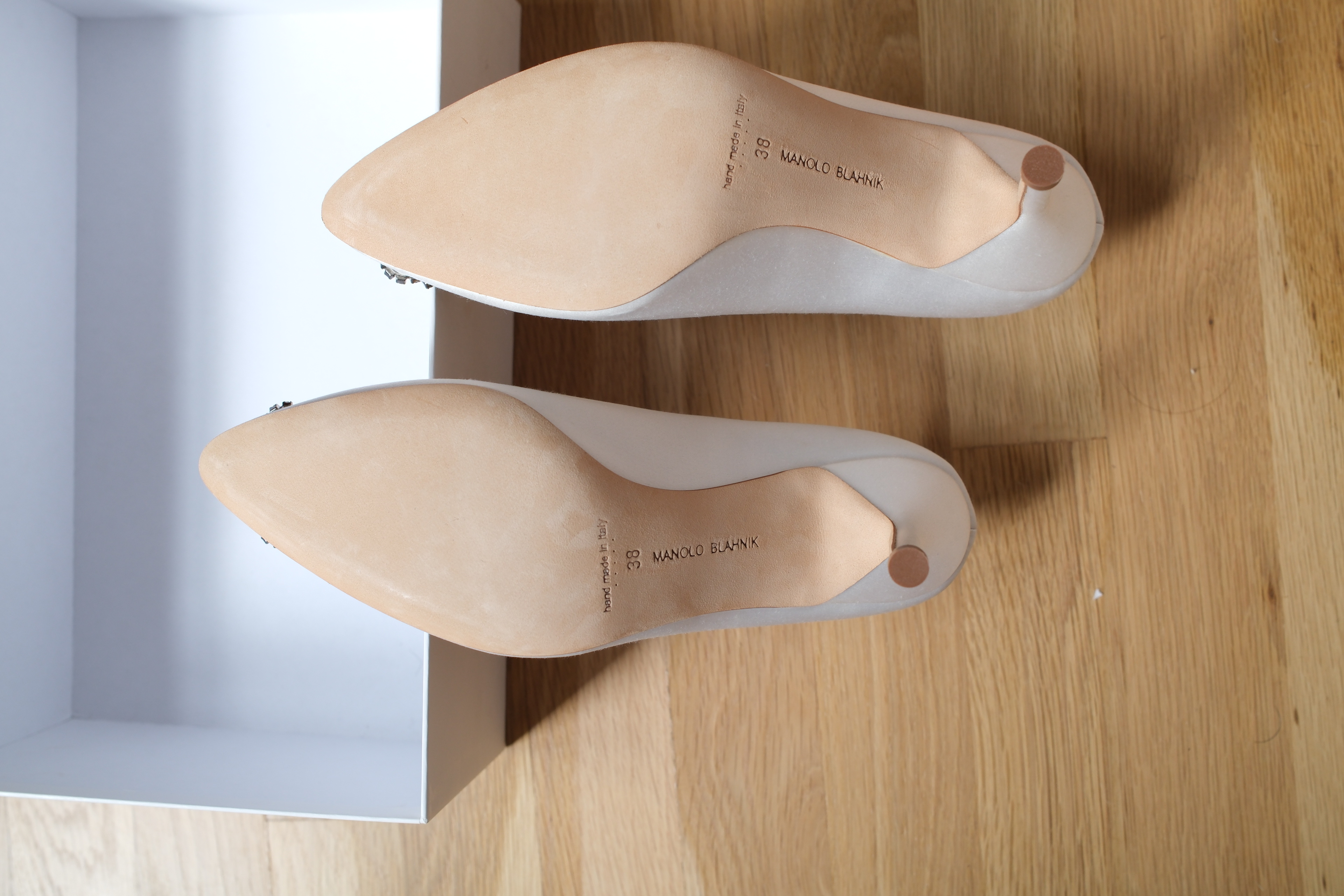 Manolo Blahnik  Hangisi 70MM Crystal-Embellished Satin Pumps, photo 6 of 7