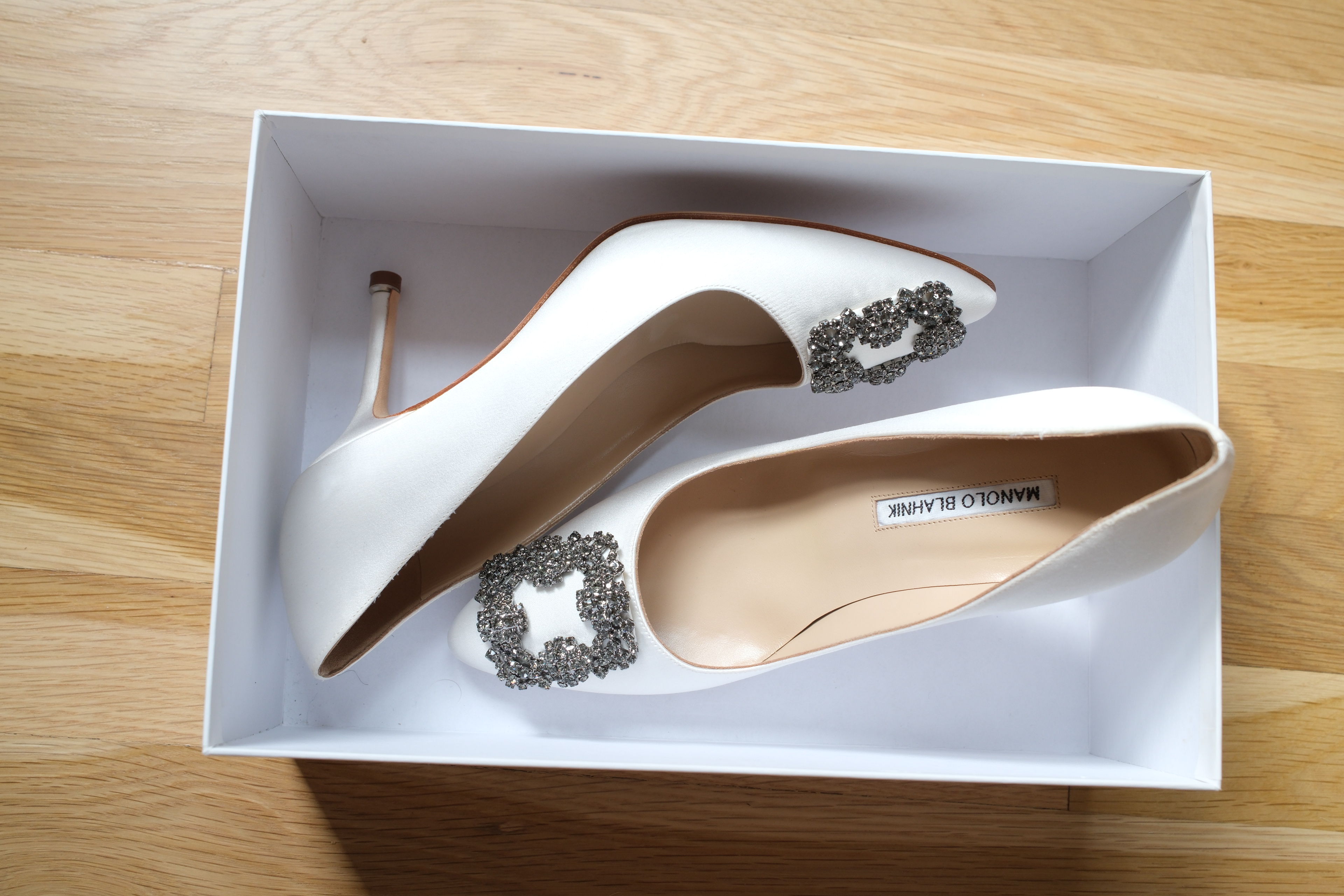 Manolo Blahnik  Hangisi 70MM Crystal-Embellished Satin Pumps, photo 3 of 7